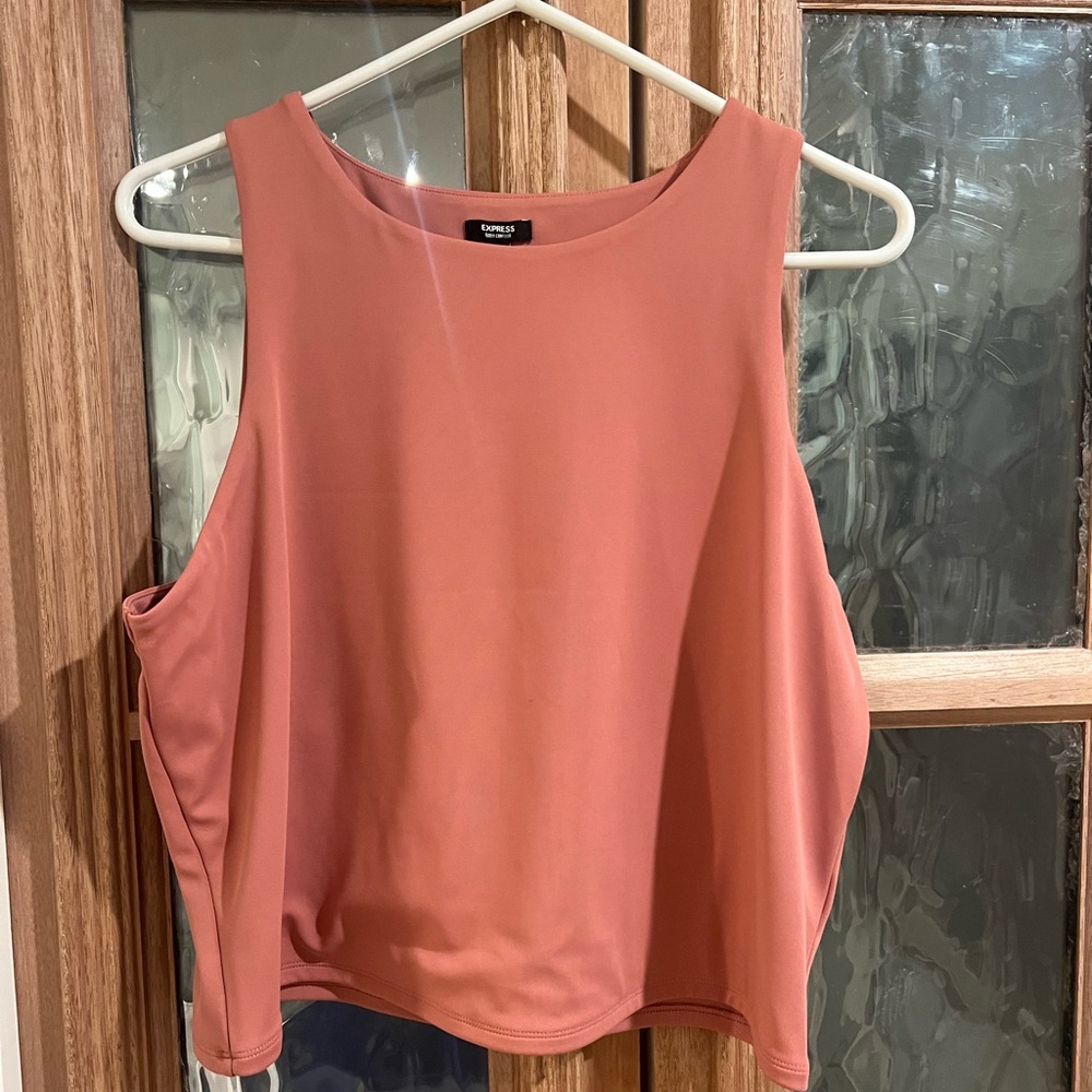 Express body contour tank. Xl